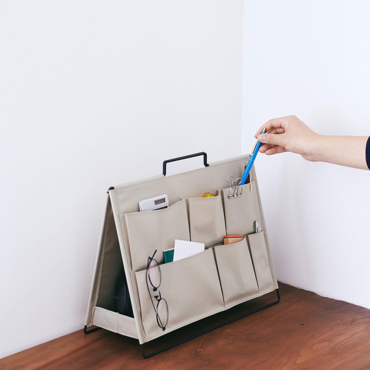 TOOL STAND DESK