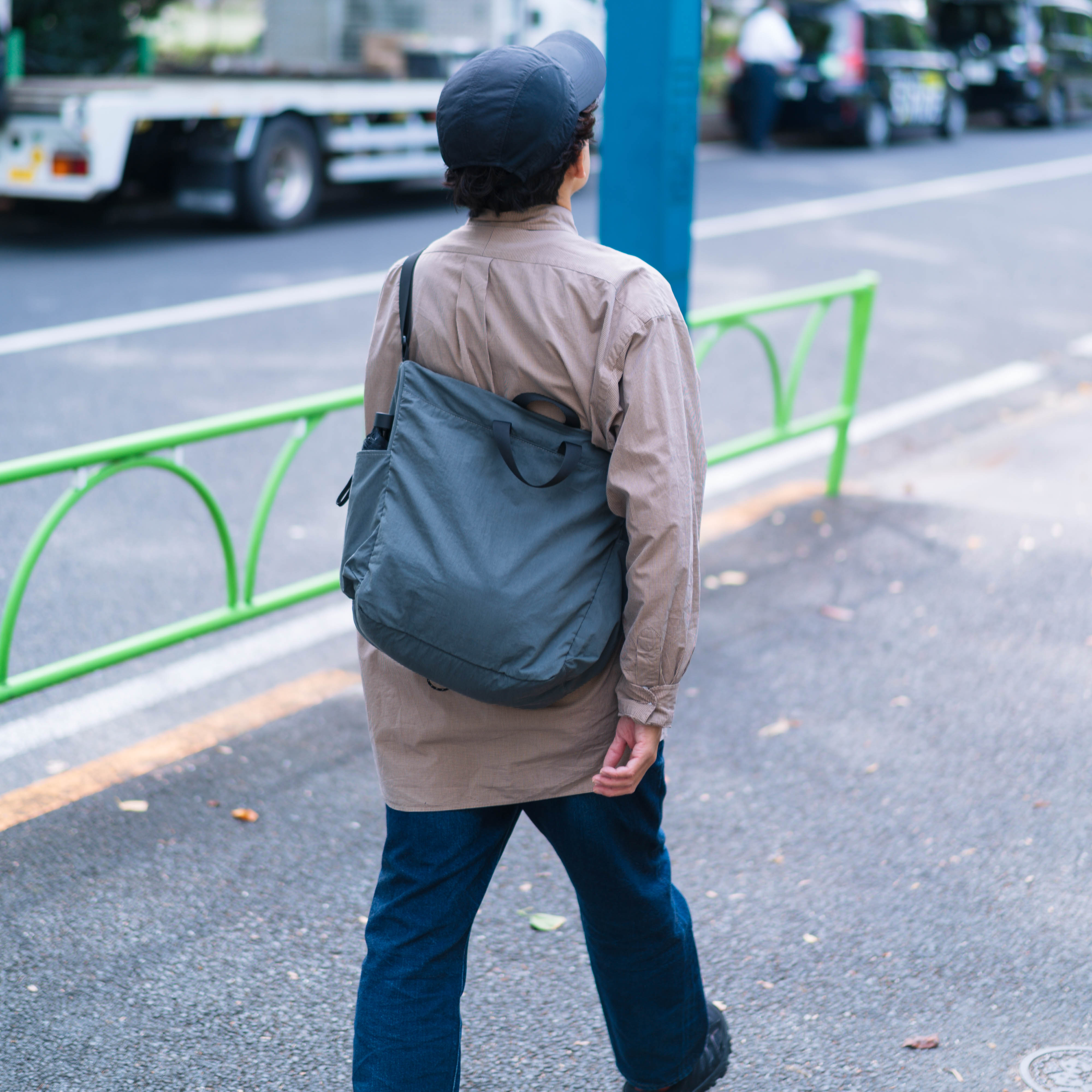 VEIL shoulder