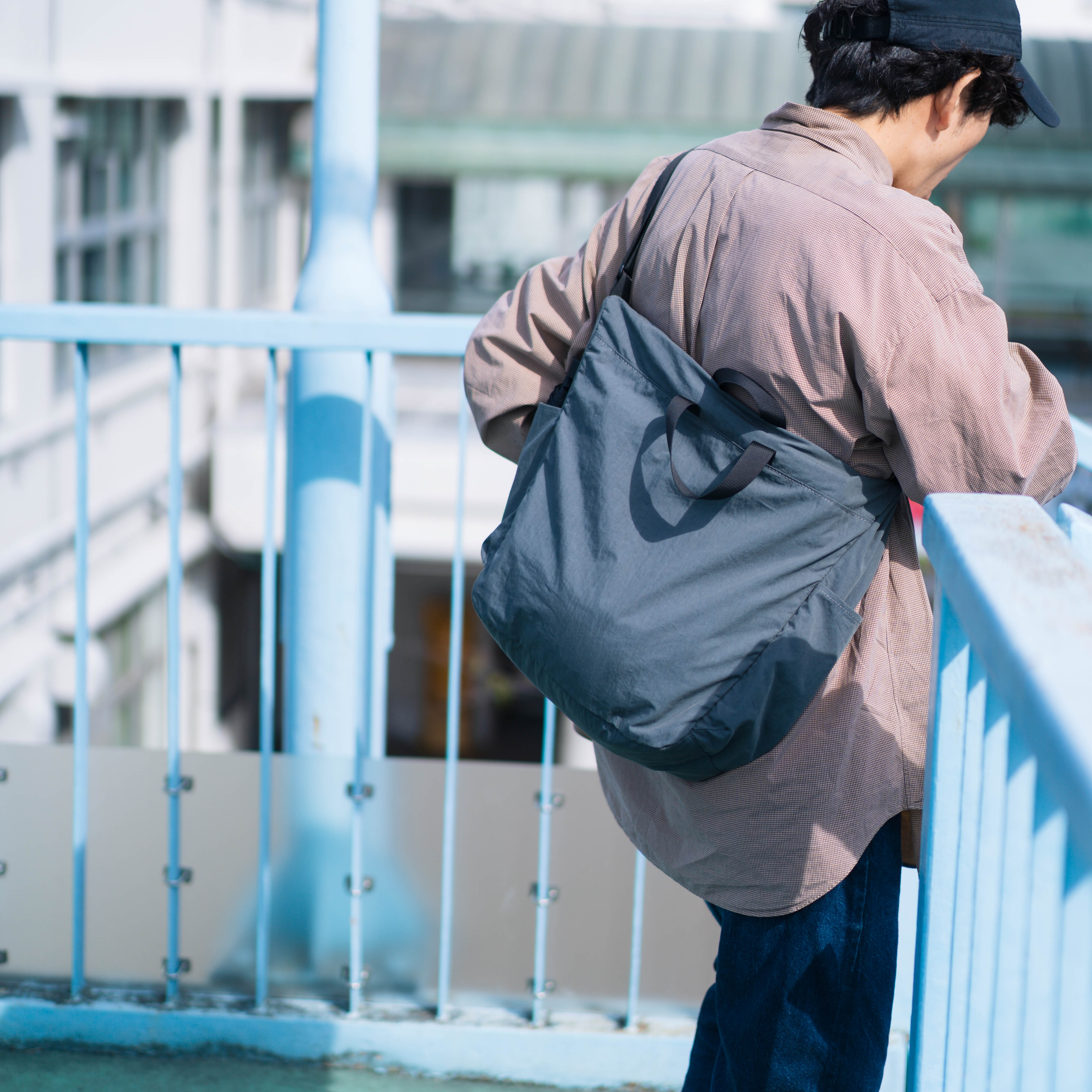 VEIL shoulder
